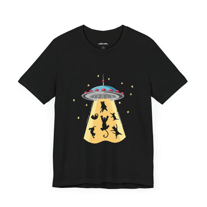 Cat abduction | Short Sleeve Tee